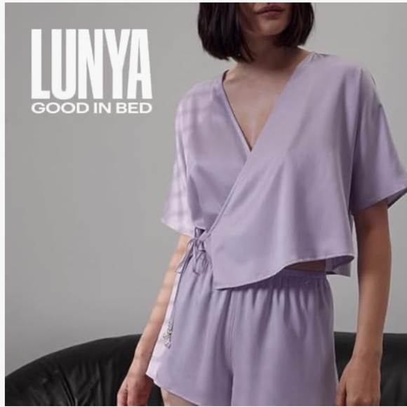 LUNYA BNWT Washable Silk Pearl Dolman Short Set in Crescent Lavender Sizes XS, M